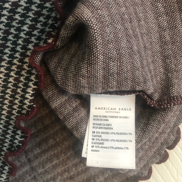 American Eagle Short Sleeve Crop Top - Picture 4 of 4